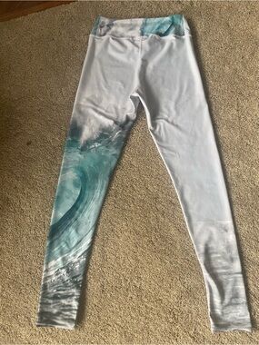 Asana Hawaii Ocean Wave Abstract High Rise Activewear Leggings